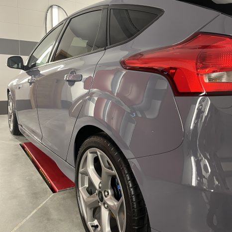 Ford Focus ST, Powłoka ceramiczna Gtechniq, korekta lakieru, polerowanie, Machnio Car's Clinic Auto Detailing Studio Radom