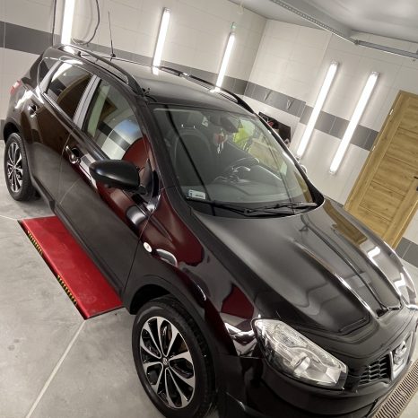 Nissan Machnio Car's Clinic Auto Detailing studio Radom. Korekta lakieru twardy wosk