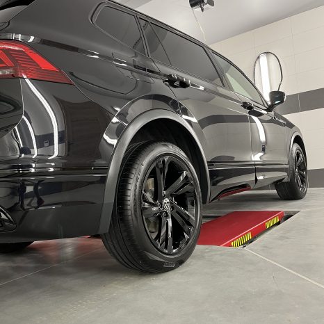 Volkswagen Tiguan - Machnio Car's Clinic Auto detailing Studio Radom. Powłoka ceramiczna Fireball korekta lakieru Detailing wnętrza